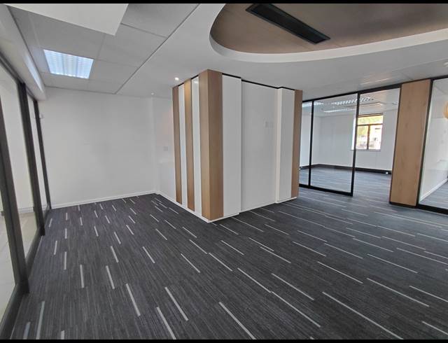 751M² OFFICE TO LET IN BRYANSTON